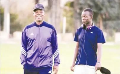  ??  ?? MASTER AND HIS PUPIL . . . Warriors coach Sunday Chidzambwa (left) has challenged a number of players, including Yadah Stars’ highly-rated winger Leeroy Mavhunga, to prove they deserve a place in the senior national football team