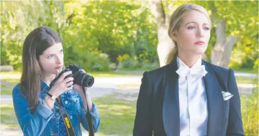  ?? AP PHOTO/ PETER I OVINO/ LIONSGATE ?? Anna Kendrick, left, and Blake Lively in a scene from “A Simple Favor.”