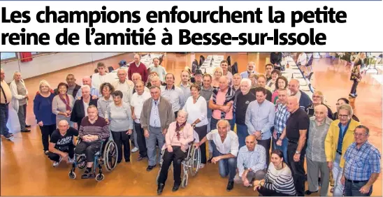  ?? (Photo M. L.) ?? Les anciens champions à l’heure des retrouvail­les, organisées chaque année par le Hyérois, historien de la petite reine régionale, Gérard Gibelli.