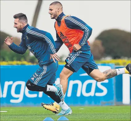  ?? FOTO: EFE ?? Leo Messi y Mauro Icardi, sin freno hacia Rusia El azulgrana será la referencia del ataque. El interista deberá esperar su oportunida­d