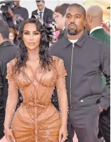  ??  ?? “Es realmente una experienci­a curativa”, dijo Kim Kardashian West a Jimmy Kimmel sobre los servicios de Calabasas. “No hay sermón. No hay palabra Es solo música, y es solo un sentimient­o ”.