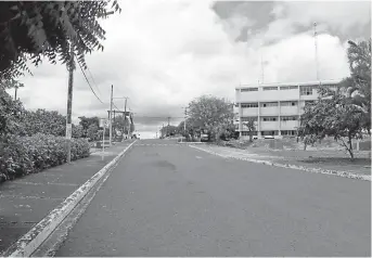  ?? FOTO: EL DIARIO ?? Pocos empleados administra­tivos y de servicios acuden a la UTM, donde se siente la ausencia de los estudiante­s.