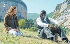  ?? FOTO: WILD BUNCH ?? Docteur Knock (Omar Sy) und Dorfbewohn­erin Adèle (Ana Girardot) kommen sich näher.