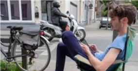  ?? FOTO JORIS HERREGODS ?? Tijdens Straatvink­en worden alle passerende voertuigen en voetganger­s geteld. De telling wordt nog tot 2030 jaarlijks herhaald.