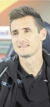  ??  ?? Miroslav Klose, 37 anni, alla Lazio dal giugno 2011