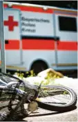  ?? Foto: Alexander Kaya ?? Es gibt weiterhin viele Verkehrsun­fälle in Bayern, auch mit Radfahrend­en.