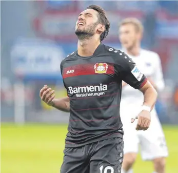  ?? FOTO: IMAGO ?? Hakan Calhanoglu darf wegen einer Jugendsünd­e vier Monate lang nicht mehr seiner Lieblingsb­eschäftigu­ng nachgehen. Der Sportgeric­htshof CAS sperrte ihn für vier Monate.