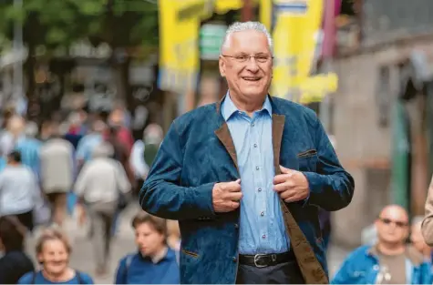  ?? Foto: Daniel Karmann, dpa ?? „Es gibt keine neue Gangart“, versichert Joachim Herrmann nach dem Wirbel um seine Interview-Äußerungen.