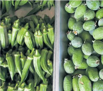  ??  ?? Okras, Guaven und Sojabohnen auf einem Markt: Ein Trend ist, dass Pflanzen die Hauptrolle am Teller