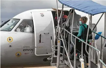  ?? Photos by Billy Calzada / Staff photograph­er ?? Del Rio Internatio­nal Airport passengers will be able to fly American Airlines again starting today, but it could end once the federal stimulus money runs out March 31.