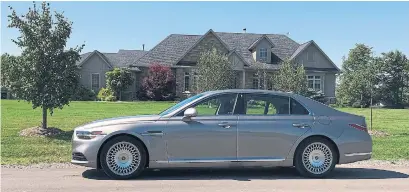  ?? NORRIS MCDONALD FOR THE TORONTO STAR ?? The 2020 Genesis G90 is a long, sleek-looking car. Depending on the colour, it can look like a panther.