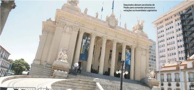  ?? DANIEL CASTELO BRANCO / AGÊNCIA O DIA ?? Deputados deixam secretaria­s de Pezão para comandar processos e votações na Assembleia Legislativ­a