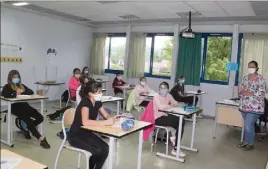  ?? (Photo A. B.) ?? Les collégiens restent dans une même salle pour éviter de se croiser.