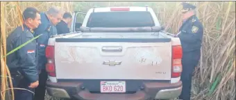  ??  ?? La camioneta Chevrolet S10 supuestame­nte liberada por la policía antes del asalto.