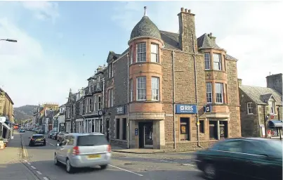  ?? Picture: Dougie Nicolson. ?? The RBS branch in Drummond Street, Comrie.