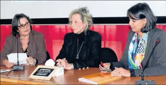  ??  ?? Fabienne Roulleau, Maïté Devineau et Nora Belalem.