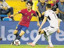  ?? FOTO: JA SIRVENT ?? Álvaro Odriozola hizo un partidazo en su debut con la selección absoluta