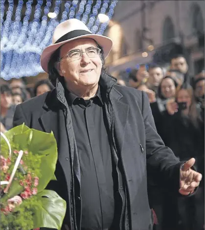  ?? AP / ETTORE FERRARI ?? Al Bano, a l’arribar a l’alfombra vermella del Festival de San Remo (Itàlia), el 6 de febrer d’aquest any.