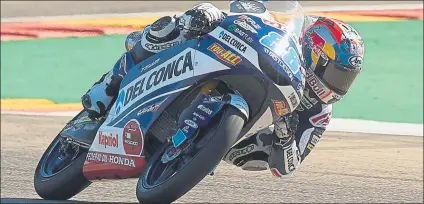  ?? FOTO: AP ?? Victoria de cabo a rabo en la carrera de Aragón para el líder indiscutib­le de Moto3 Jorge Martín hizo una nueva exhibición