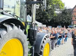  ?? Foto: Pro Herford ?? Wer macht in diesem Jahr mit? Hier ist die Traktor-zieh-meistersch­aft des Jahres 2023 zu sehen. Anmeldunge­n für die Teilnahme in diesem Jahr sind nun möglich.