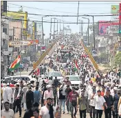  ?? REUTERS ?? Farmers march towards Muzaffarna­gar on Sunday.