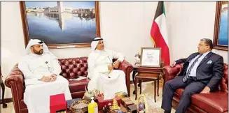  ?? ?? Ambassador with HE Dhari Al-Ajran.