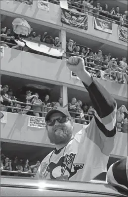  ?? ASSOCIATED PRESS FILE PHOTO ?? Phil Kessel revels in the Stanley Cup victory parade. Could he be on his way out of Pittsburgh?