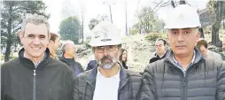  ??  ?? Francisco Ruiz-Tagle, Gerente de CMPC Celulosa - Forestal; Ulises Moreno y Jaime Sebik de CMPC Celulosa.