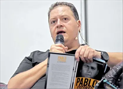  ?? Foto Afp ?? El hijo del narcotrafi­cante más conocido de la historia de Colombia presentó en la Filgua su libro más reciente, Pablo Escobar In fraganti