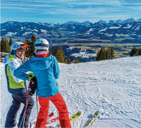  ?? Symbolfoto: Ralf Lienert ?? Für viele gibt es im Winter nichts schöneres, als sich mit den Skiern oder dem Snowboard auf die Piste zu begeben. Doch die Liste der Ärgernisse, die einem den Spaß an dem Sport verderben können, ist ziemlich lang.