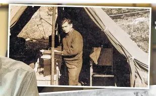  ?? ?? Cull in his tent during the Korean War.