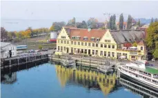  ?? FOTO: CHRISTIAN FLEMMING ?? Jahrelang Streitobje­kt: Lindaus Hauptbahnh­of auf der Insel. Neben dem Inselbahnh­of gibt es künftig einen Fernbahnho­f in Reutin. 2010er-Jahre: