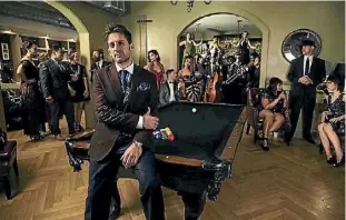  ??  ?? Scott Bradlee is behind Postmodern Jukebox, merging the old with the new.