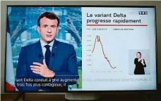 ?? Foto: Reuters ?? Zpřísníme Prezident Macron oznamuje přísnější opatření proti covidu, neboť graf počtu nových případů se opět obrací vzhůru.