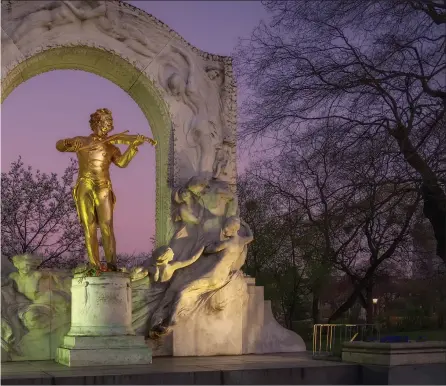  ?? PHOTO: GETTY IMAGES ?? The golden statue of composer Johann Strauss, the ‘waltz king’, in Stadtpark, Vienna.