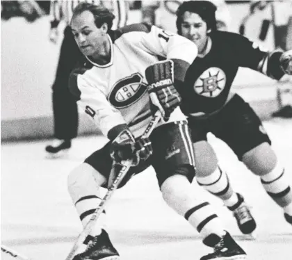  ?? RICHARD ARLESS JR. ?? Guy Lafleur in action against the Boston Bruins at the Forum in Montreal on Nov. 30, 1983.