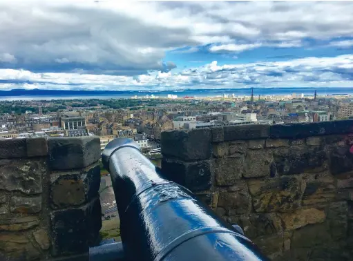  ?? PICTURE: TOM SHRODER/THE WASHINGTON POST ?? BLUE STREAK: Just a cannonball’s throw away, the city of Edinburgh, Scotland, stretches toward the Firth of Forth.