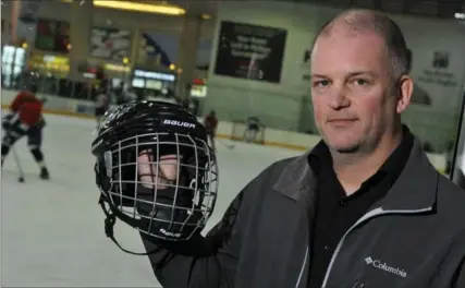  ?? BRENT DAVIS, RECORD STAFF ?? Marty Lachance, founder of HeadNorth, is trying to develop a new cushioning system for helmets to reduce concussion­s.