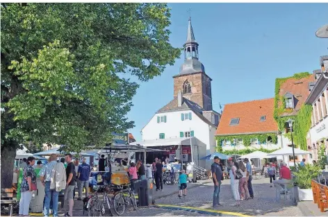  ?? SZ-ARCHIVFOTO: BECKER&BREDEL ?? Entspannt und beschaulic­h geht’s nornalerwe­ise auf dem Daarler Dorfest zu.