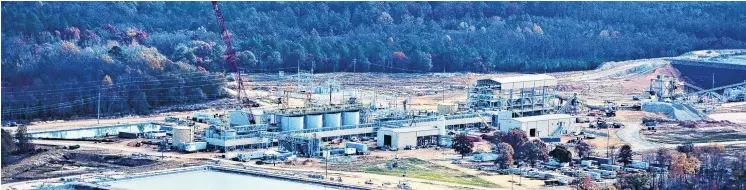  ?? PHOTO: SUPPLIED ?? Tracking . . . Gold production from Oceana Gold’s open pit Haile mine in South Carolina (pictured) offset a decline in production from its Philippine­s operation.