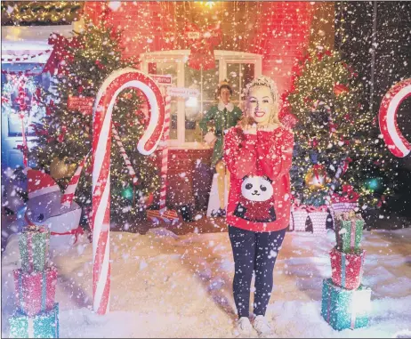  ?? Picture: Oliver Dixon ?? WONDERLAND Courtney Chanel with her Elf-inspired decoration­s