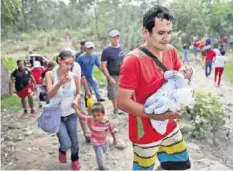  ?? GETTY ?? Wegen der Krise sind 2,7 Millionen Venezolane­r geflohen.