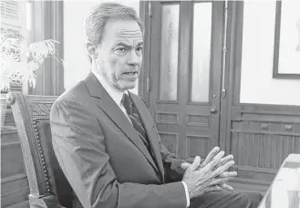  ?? Tom Reel / San Antonio Express-News ?? Joe Straus, R-San Antonio, will not seek a new term as House speaker and will step down after the 14 months remaining on his current term are complete.