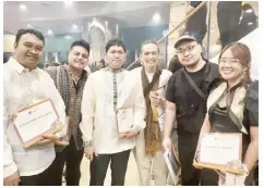  ?? ?? Sanny (second from left) with (from left) graphic novel category finalists Edoy, fifth place; Artofjhndv­pt, ninth place; Rico Magallona, second runner-up; Nuno, first runner-up; and Obura, third runner-up.