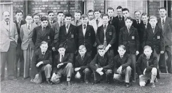  ?? ?? The Argyle House School students and staff which went on the trip in 1955.