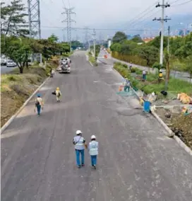  ?? FOTO MANUEL SALDARRIAG­A ?? La fase de la Vía Distribuid­ora que aún está en obra correspond­e al tramo Mayorca- Viva Envigado.