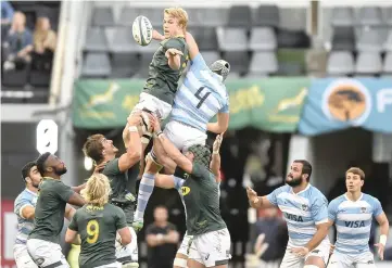  ??  ?? DOMINATING IN THE AIR: Pieter-Steph du Toit’s massive hands are perfect for plucking rugby balls in lineouts.