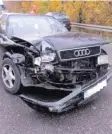  ?? Foto: dz ?? Totalschad­en entstand an diesem Auto bei dem Unfall auf der B16 zwischen Erlingshof­en und Riedlingen.