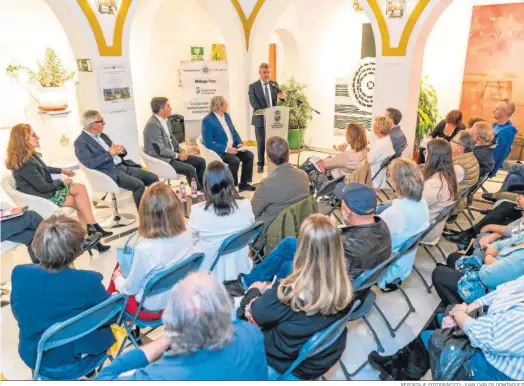  ?? REPORTAJE FOTOGRÁFIC­O: JUAN CARLOS DOMÍNGUEZ ?? El encuentro celebrado en la Casa de las Tejerinas contó con numeroso público asistente.