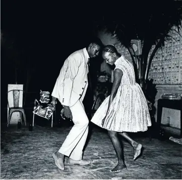  ??  ?? Nuit de Noël (Happy Club) 1963. Courtesy of Contempora­ry African Art Collection and Afronova Gallery